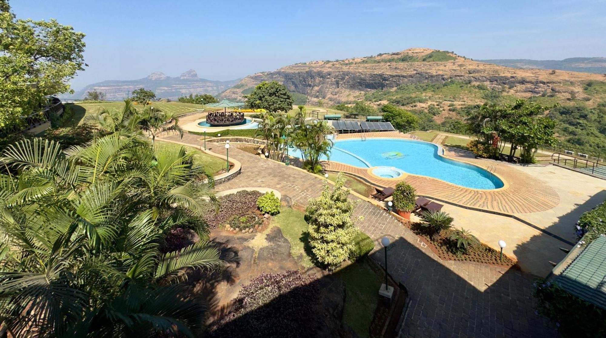 Upper Deck Resort - Stay And Relax At The Highest Peak โลนาวาลา ภายนอก รูปภาพ