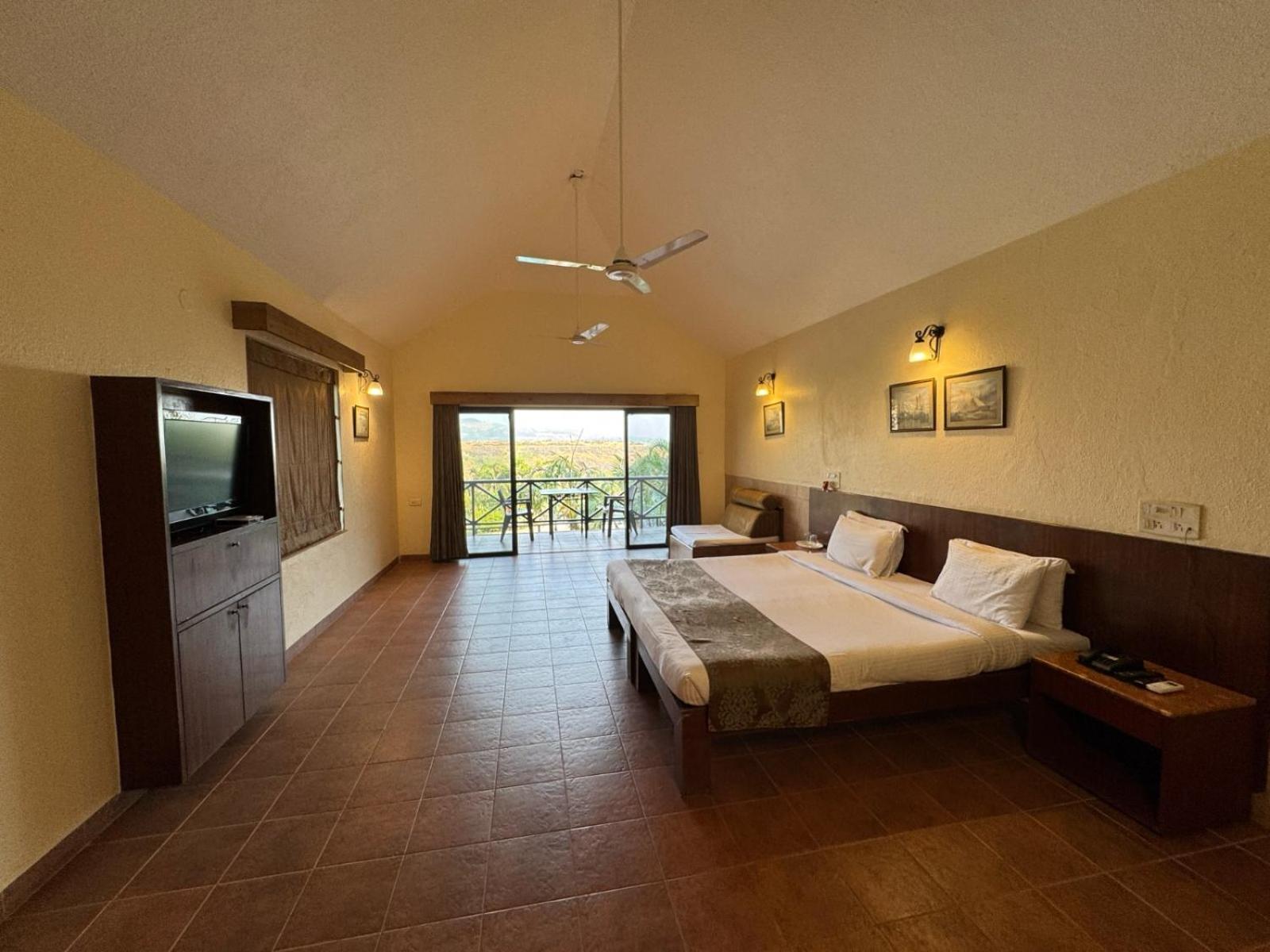 Upper Deck Resort - Stay And Relax At The Highest Peak โลนาวาลา ภายนอก รูปภาพ